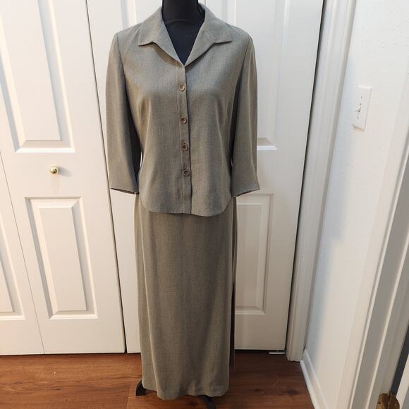 Ann Taylor 2 piece Grey Suit size 8 - Picture 1 of 16